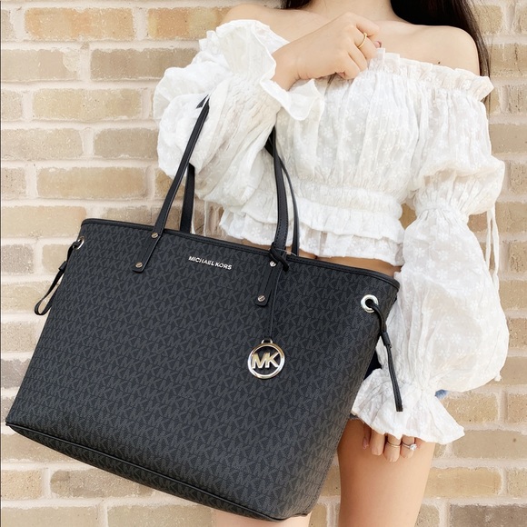 Gaby’sBags👜💕- NWT Michael Kors Tote Black - Picture 4 of 4